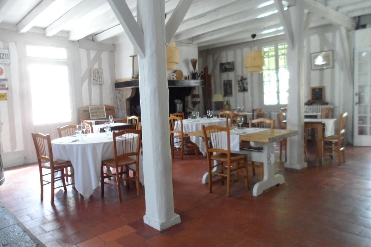 Hotel Et Restaurant Traditionnel L' Escalandes Lesperon  Exteriör bild